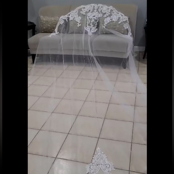 Rosa Clara Martha Blanc Wedding Gown + Veil - Picture 13 of 17